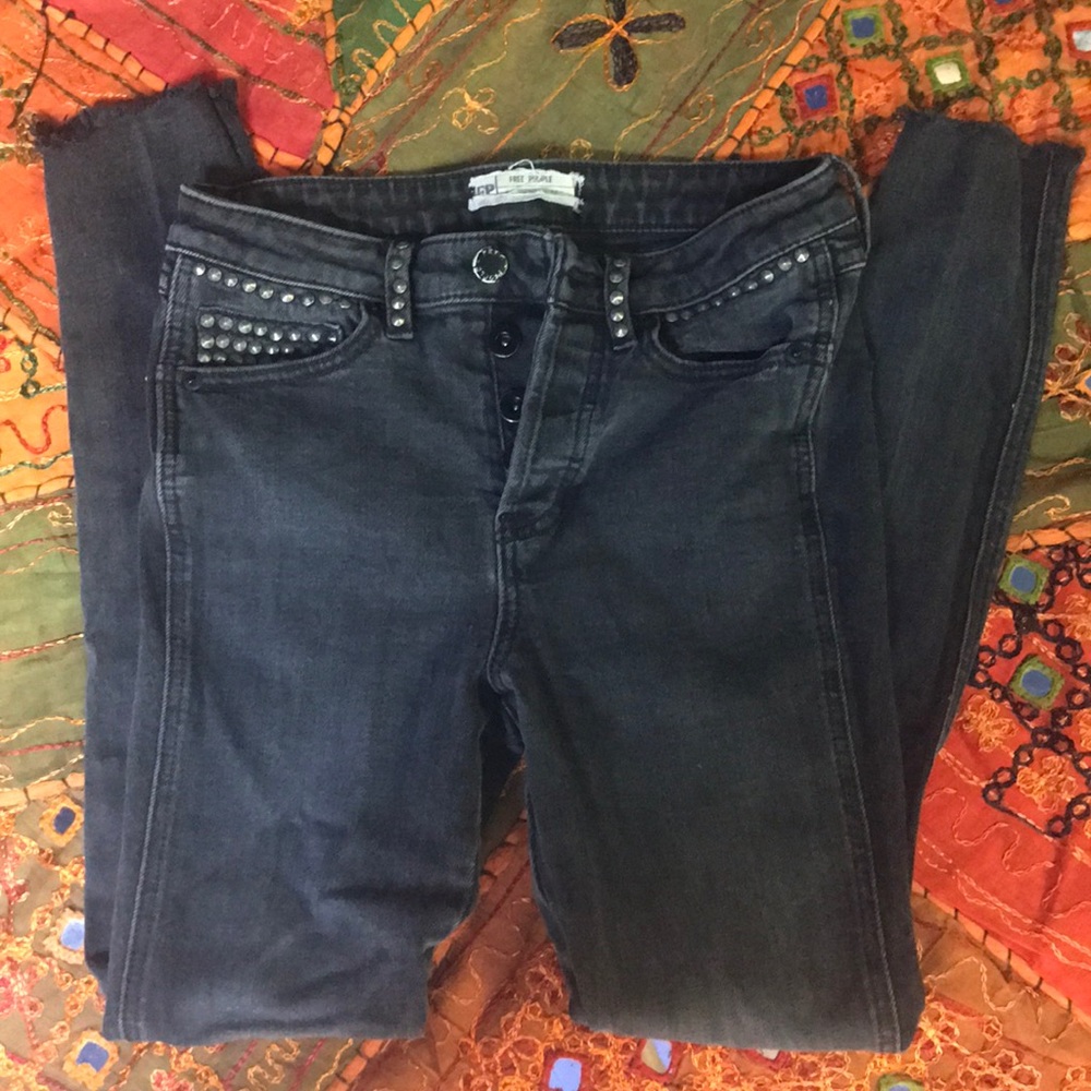 Free people jeans size 26 with metal detailing